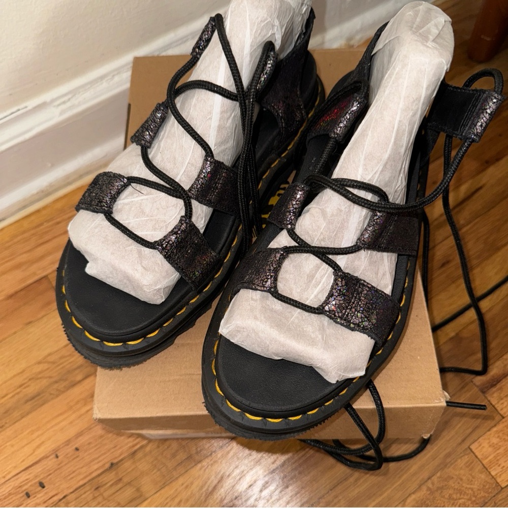 Dr. Martens The Nartilla II Iridescent Crackle Lace up Leather Sandal Size 7